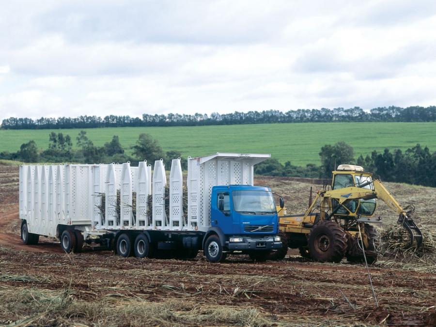  Volvo VM23 6x2 2003 года  (фото 3 из 6)
